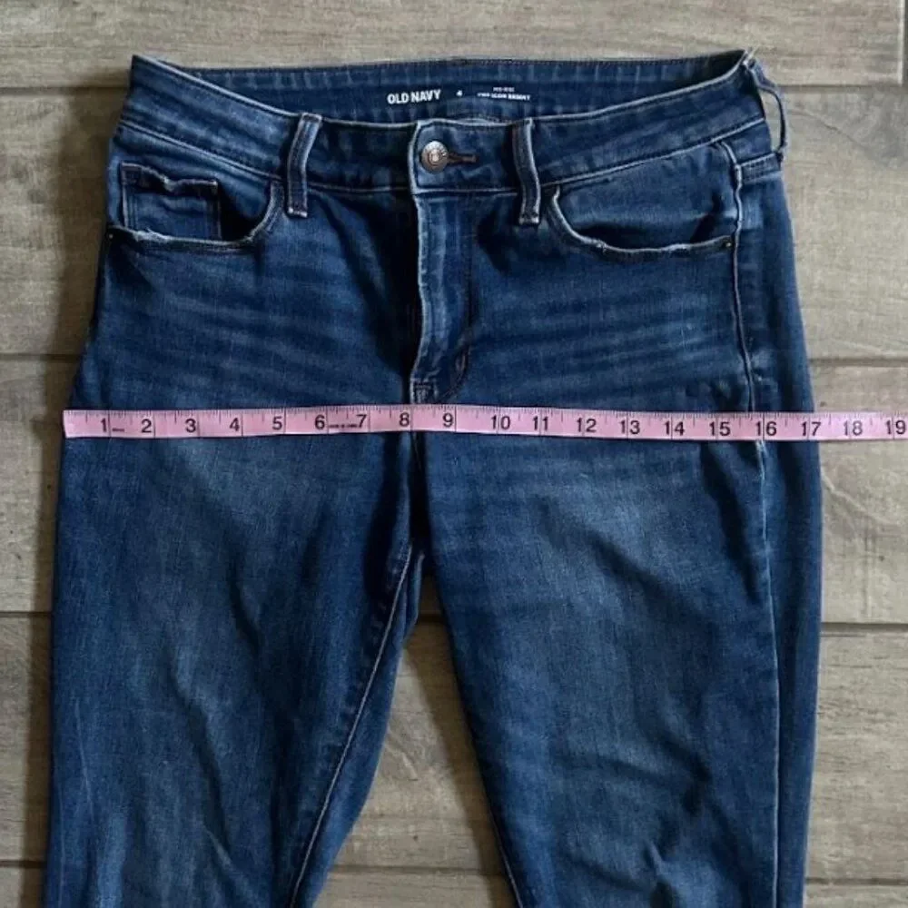 Old Navy Women’s Mid-Rise Pop Icon Skinny Jeans - Size 4